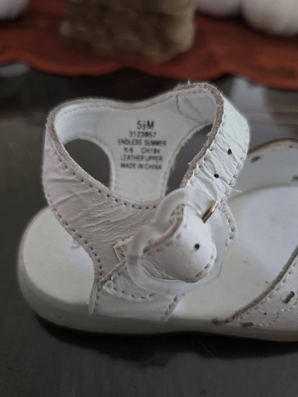 Girls White Heart Cutout Leather Sandals